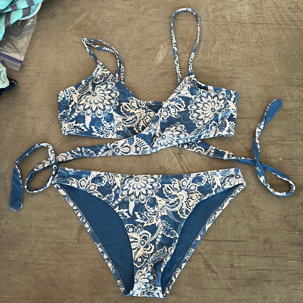 Cupshe blue bikini swimsuit